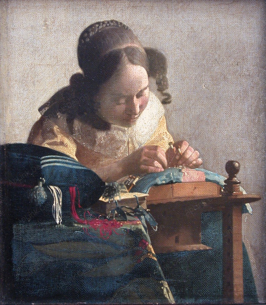 窓辺の光が肌と布の質感を静かに照らす — レースを編む少女（The lacemaker .）。ルーヴル美術館のPD画像。