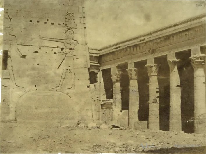 Île de Philae - gallerie du temple — カイロ／エジプトの古写真