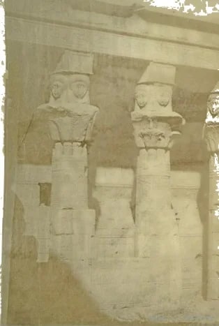 Île de Philae - gallerie du temple — カイロ／エジプトの古写真