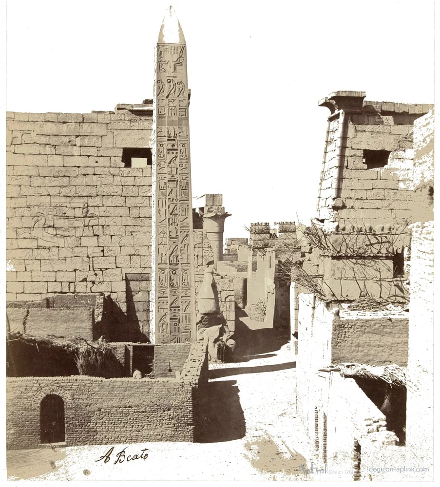 Obelisk van Ramses II bij de Luxortempel — カイロ／エジプトの古写真