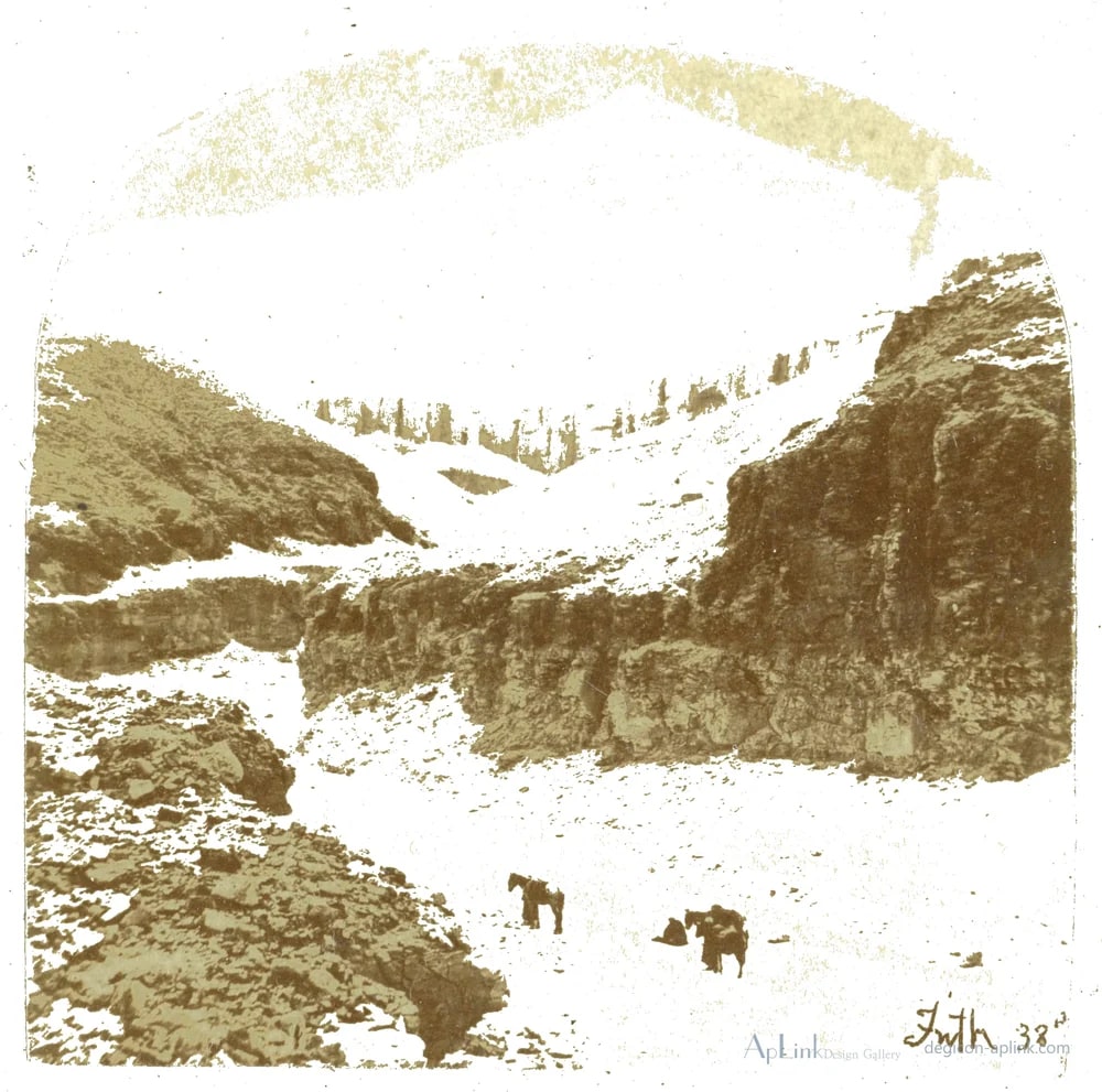 Gezicht op ruiters in de Vallei der Koningen, Egypte — カイロ／エジプトの古写真