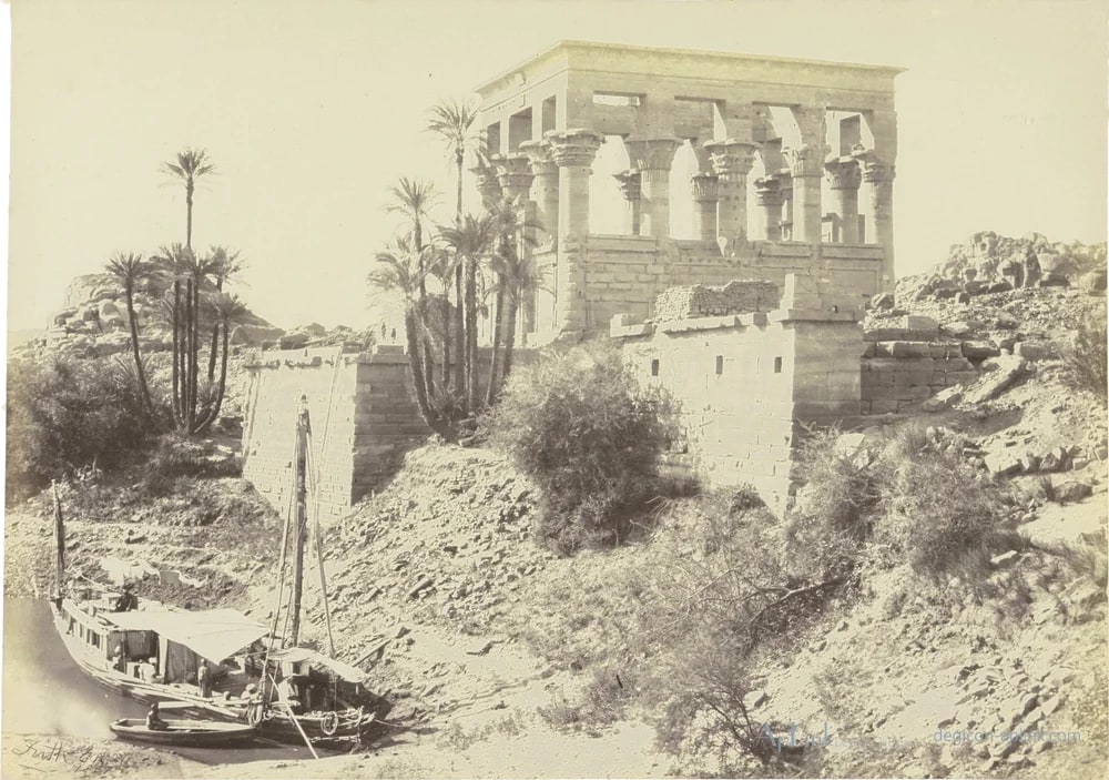 Kiosk van Trajanus op het eiland Philae in de Nijl — カイロ／エジプトの古写真