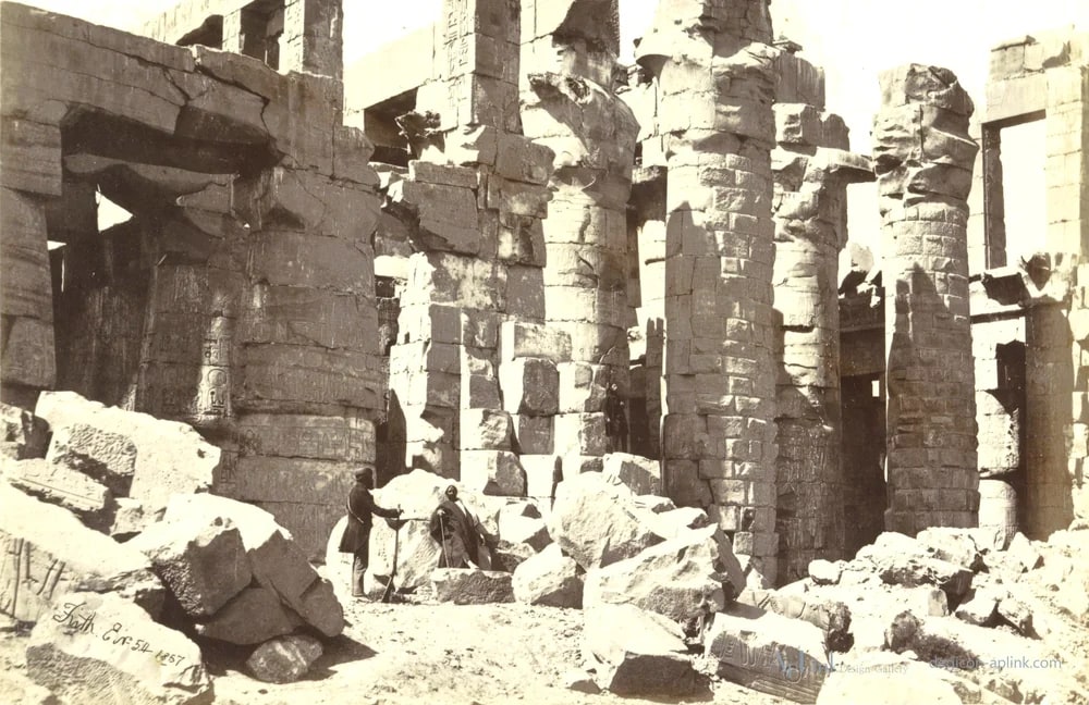 Zuilengalerij in de tempel van Karnak — カイロ／エジプトの古写真