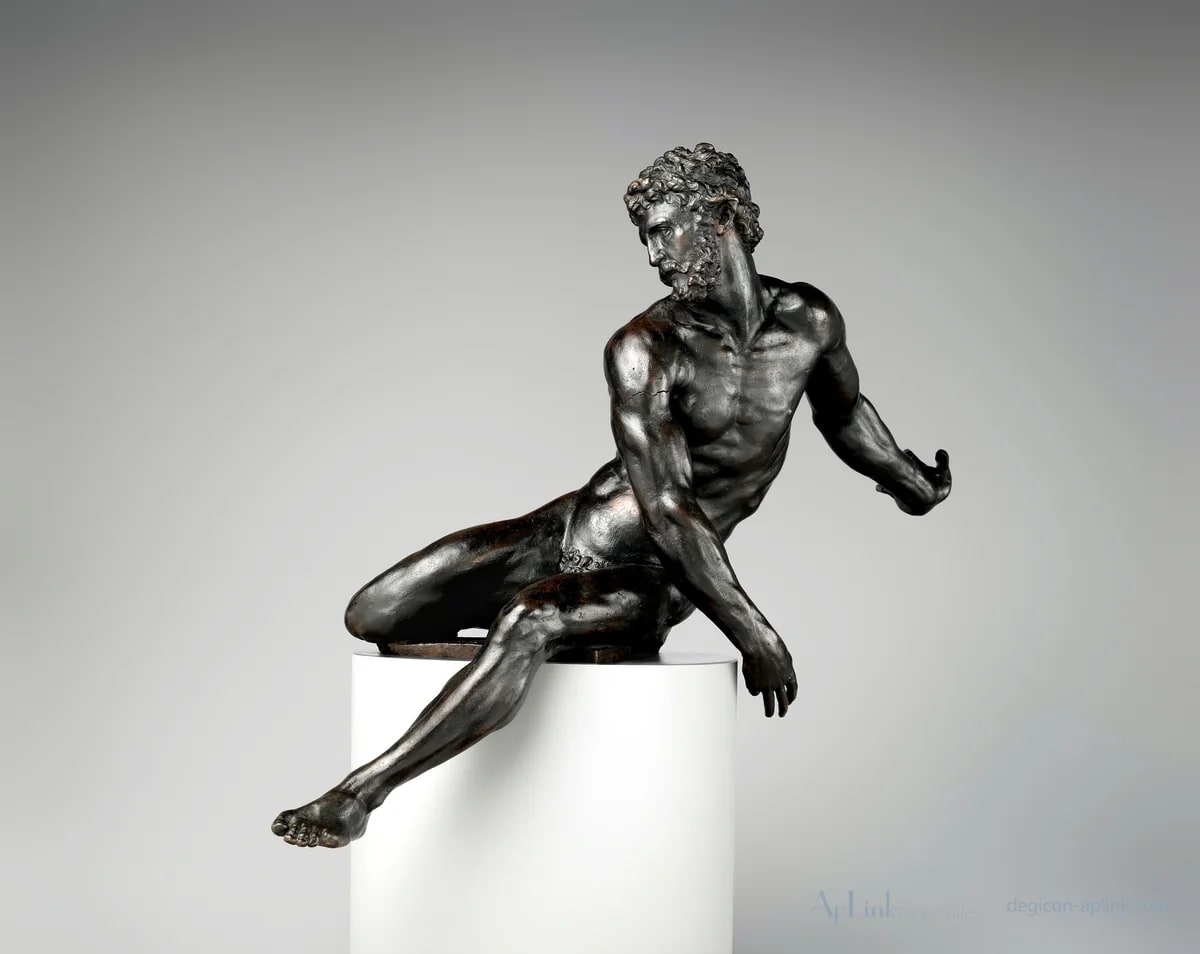Seated male figure — フィレンツェの古写真