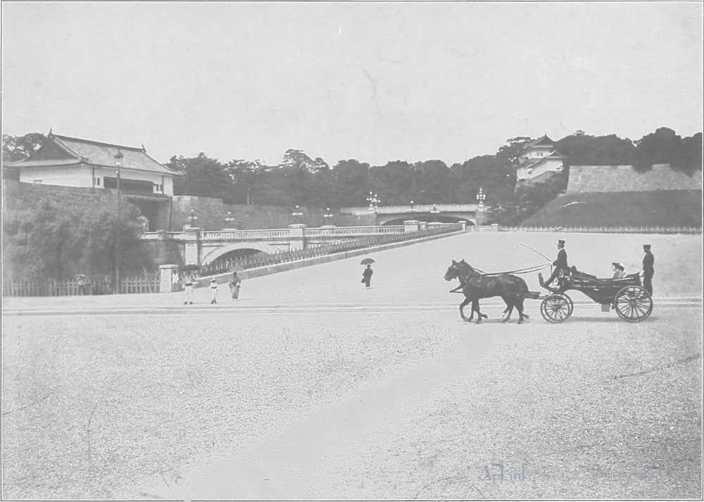 Scenes in the Eastern Capital of Japan — plate 0009a — 日本（幕末・明治）の手彩色写真