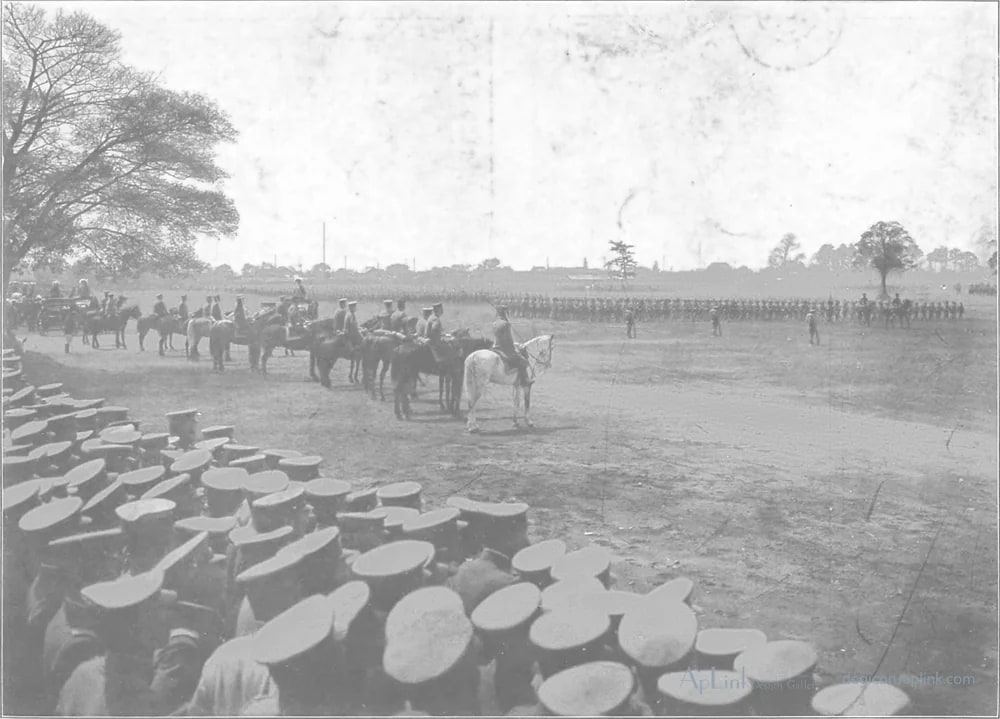 Scenes in the Eastern Capital of Japan — plate 0020b — 日本（幕末・明治）の手彩色写真