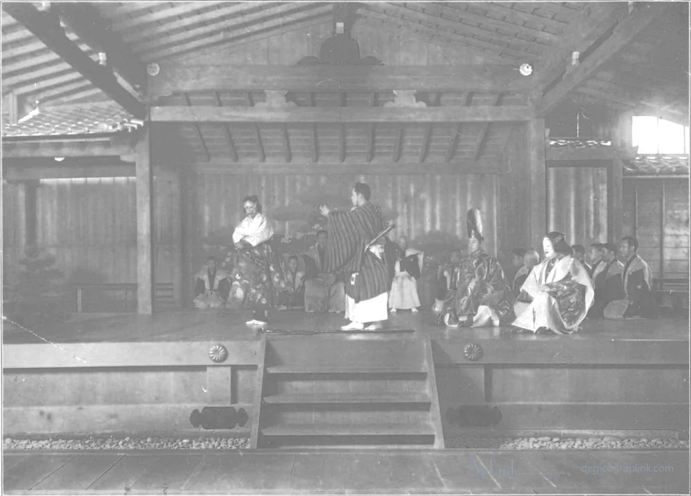 Scenes in the Eastern Capital of Japan — plate 0022b — 日本（幕末・明治）の手彩色写真