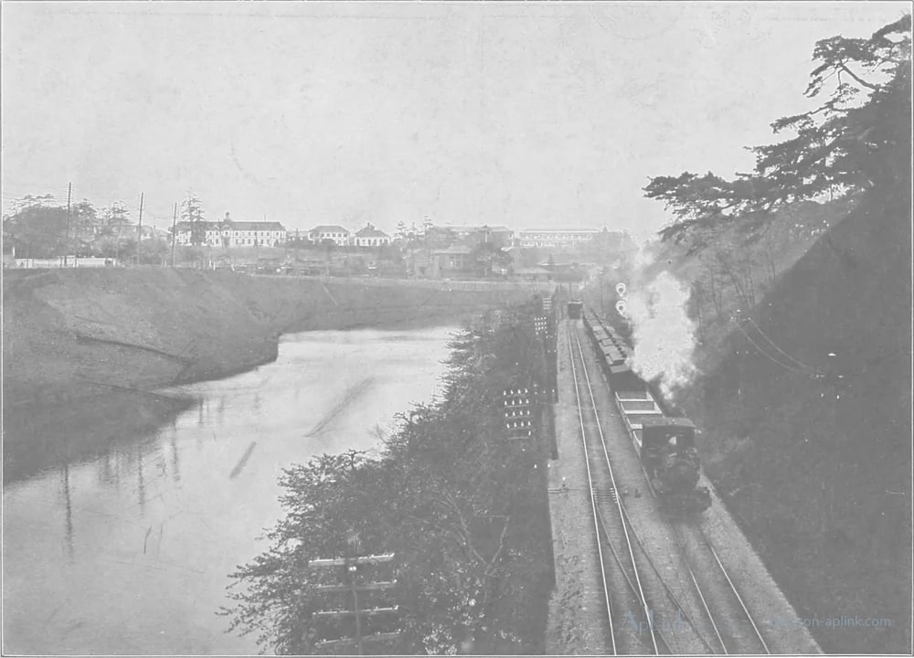 Scenes in the Eastern Capital of Japan — plate 0040b — 日本（幕末・明治）の手彩色写真