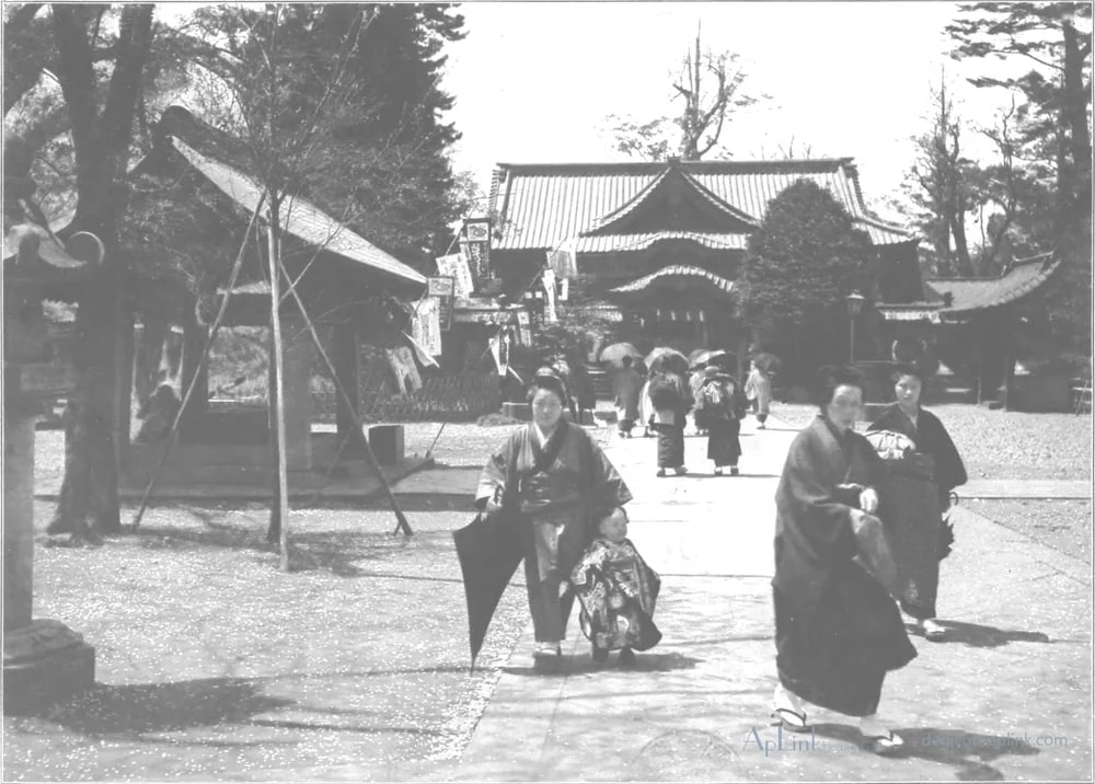 Scenes in the Eastern Capital of Japan — plate 0048a — 日本（幕末・明治）の手彩色写真