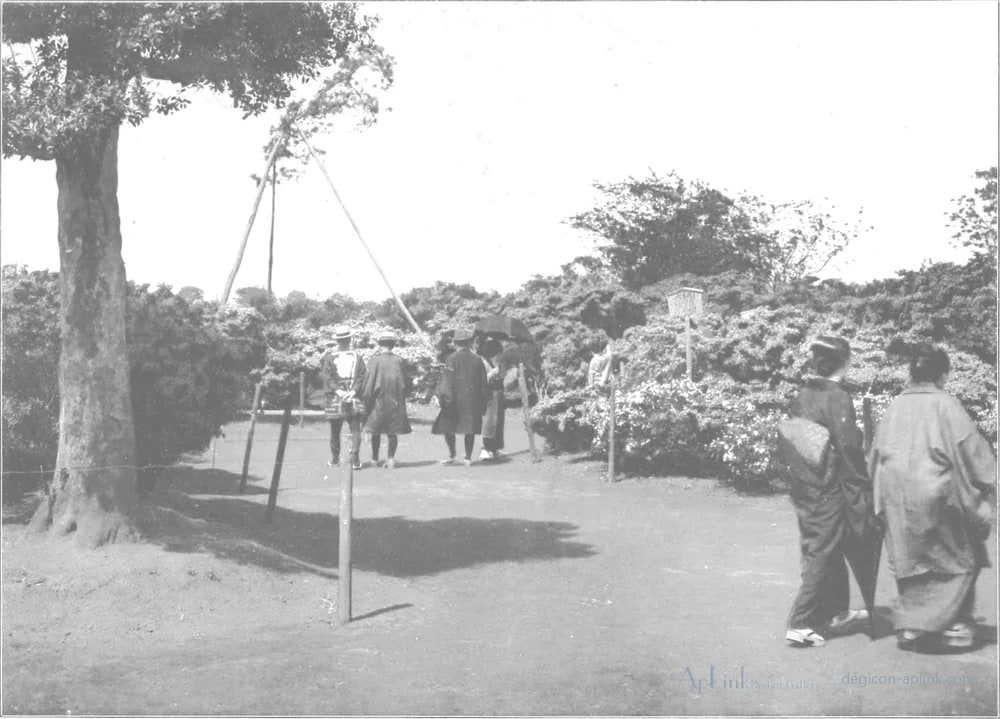 Scenes in the Eastern Capital of Japan — plate 0059b — 日本（幕末・明治）の手彩色写真