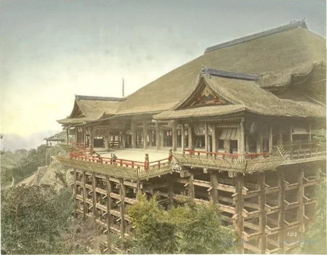 Kiyomidzu Temple at Kioto — 日本（幕末・明治）の手彩色写真