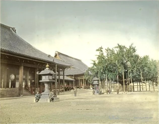 Nishi Honganji, (Buddhist Temple) Kioto — 日本（幕末・明治）の手彩色写真