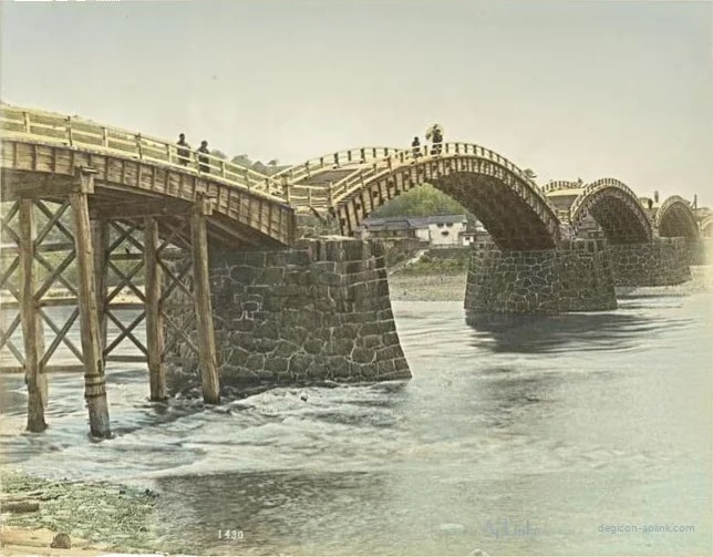 View of Kintai Bashi Bridge at Iwakuni — 日本（幕末・明治）の手彩色写真