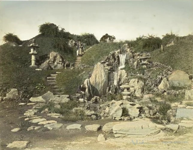 The Mikado's Garden (Fukiage) at Tokio — 日本（幕末・明治）の手彩色写真