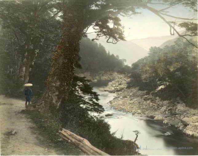 View of Kakehashi, Kisogawa River at Nakasendo — 日本（幕末・明治）の手彩色写真