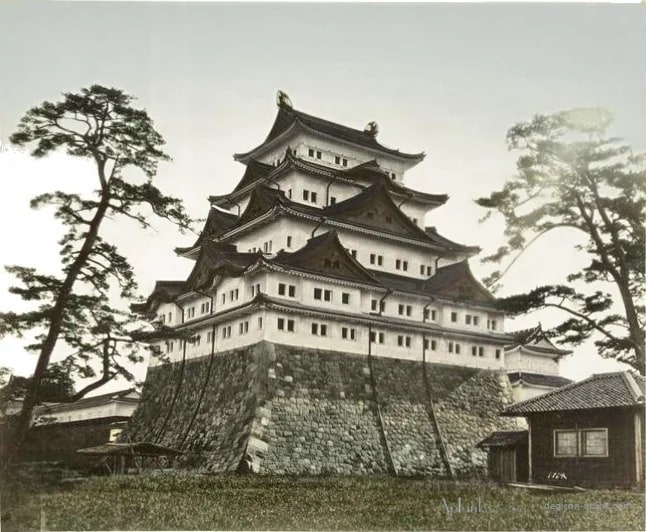 Nagoya Castle — 日本（幕末・明治）の手彩色写真