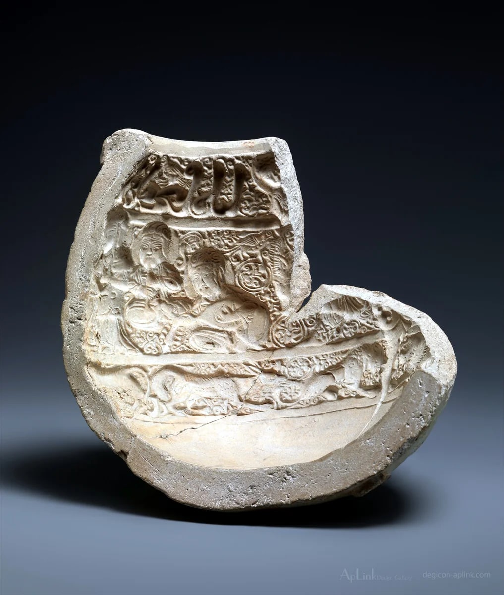 Mold Fragment with Musicians — パリの古写真